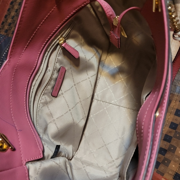 Michael Kors purse - Picture 2 of 4